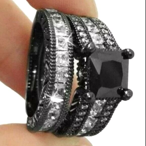 Men's / Women's Sapphire Rings surrounded by Clear White Baguette Diamonds 925 - Picture 4 of 4